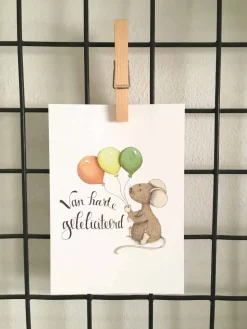 Anillustration Ansichtkaart Muis met drie ballonnen vast
